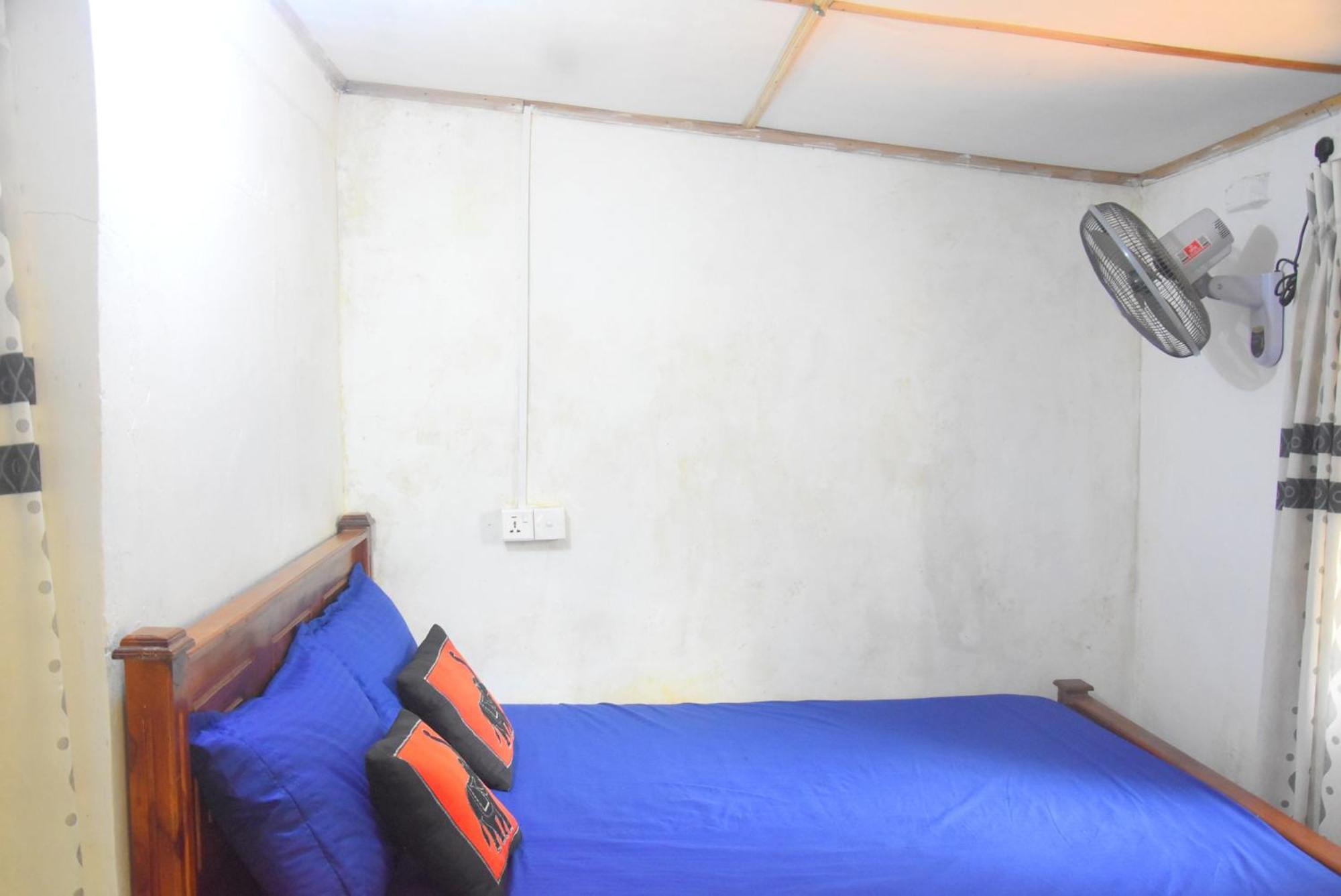 Meera Homestay & Guest House أنرادابورام المظهر الخارجي الصورة