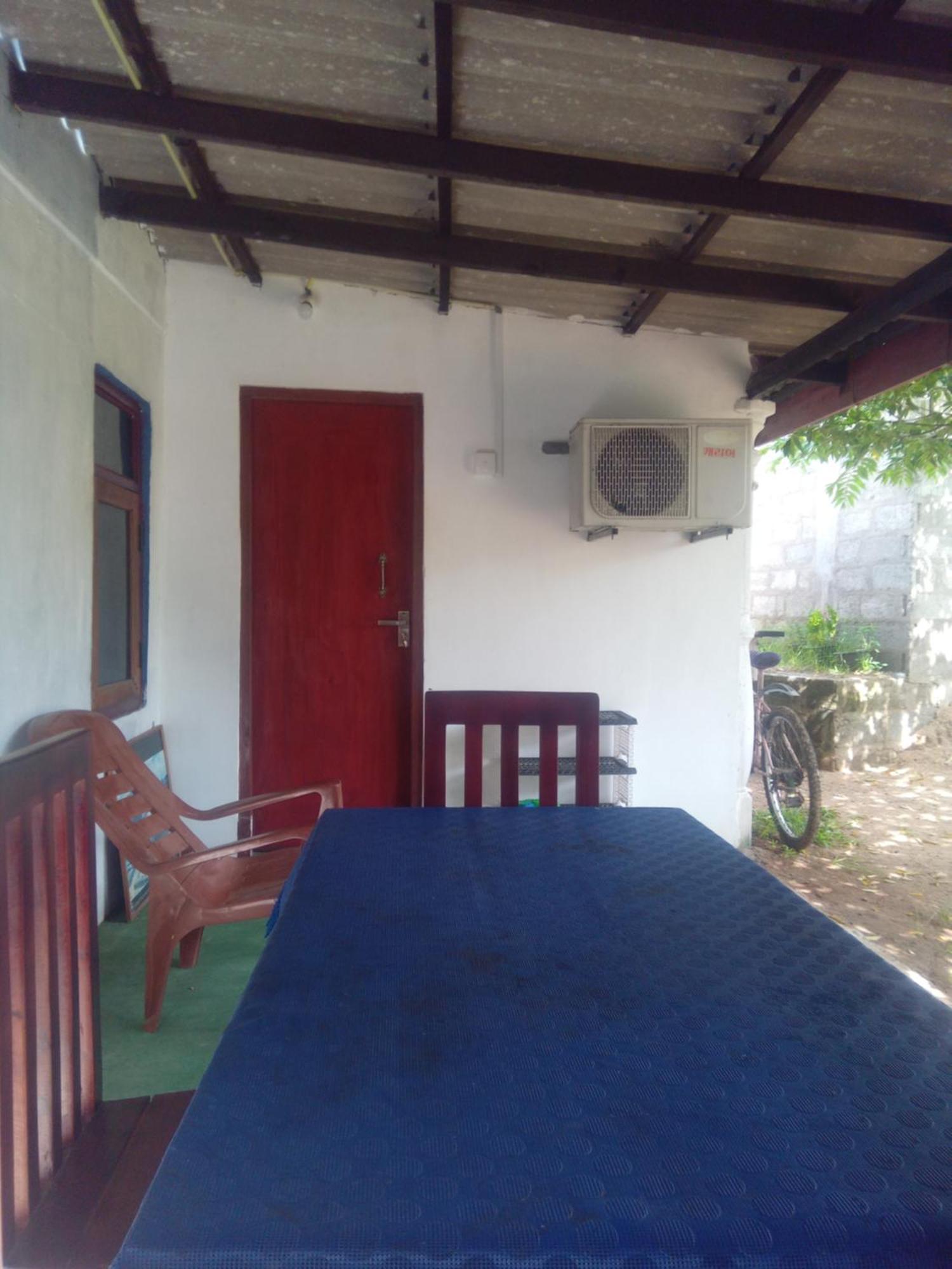 Meera Homestay & Guest House أنرادابورام المظهر الخارجي الصورة