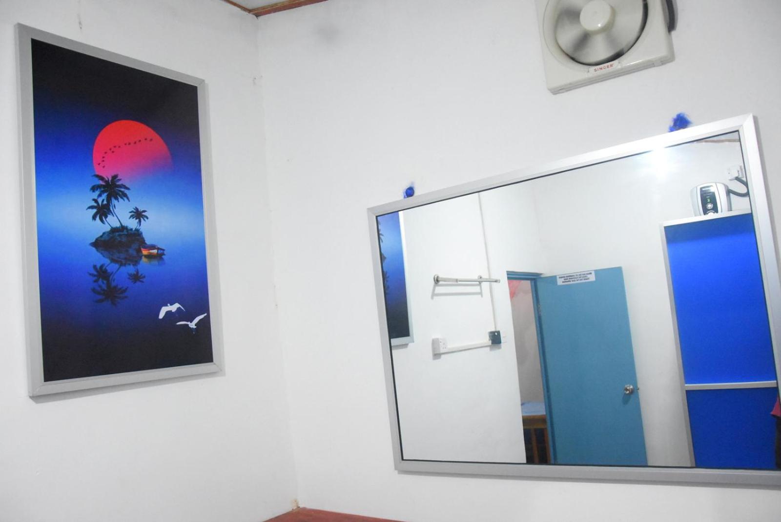 Meera Homestay & Guest House أنرادابورام المظهر الخارجي الصورة