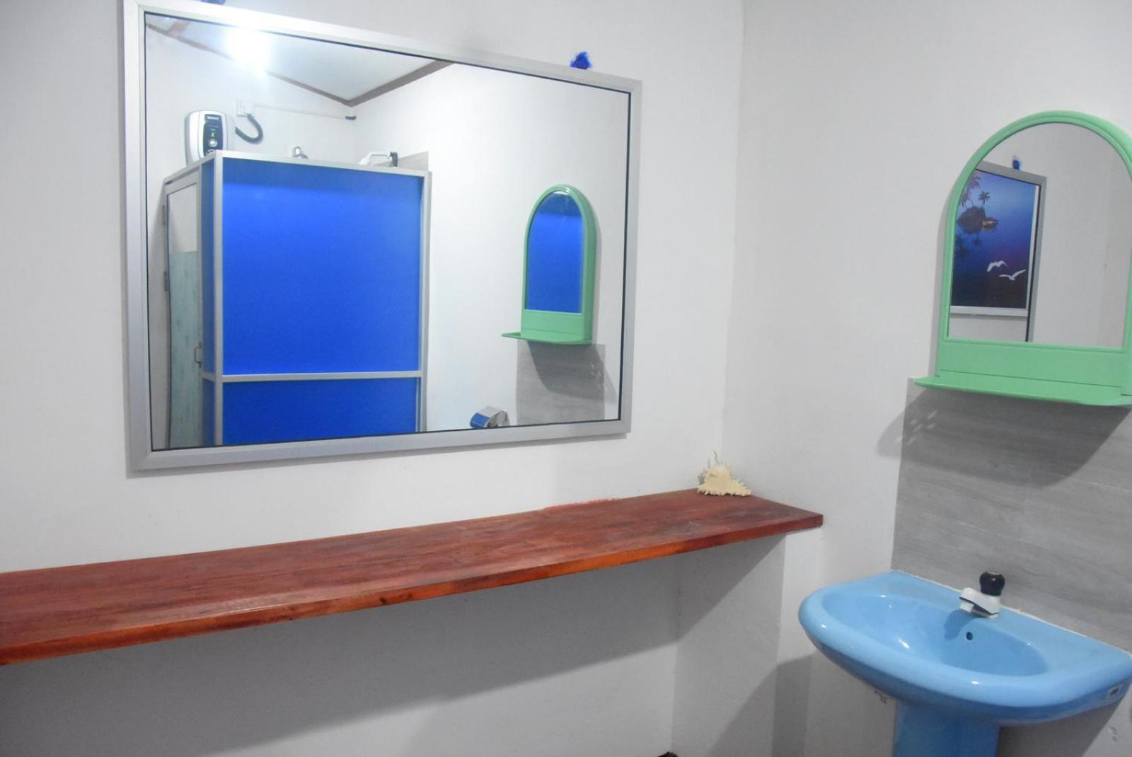 Meera Homestay & Guest House أنرادابورام المظهر الخارجي الصورة
