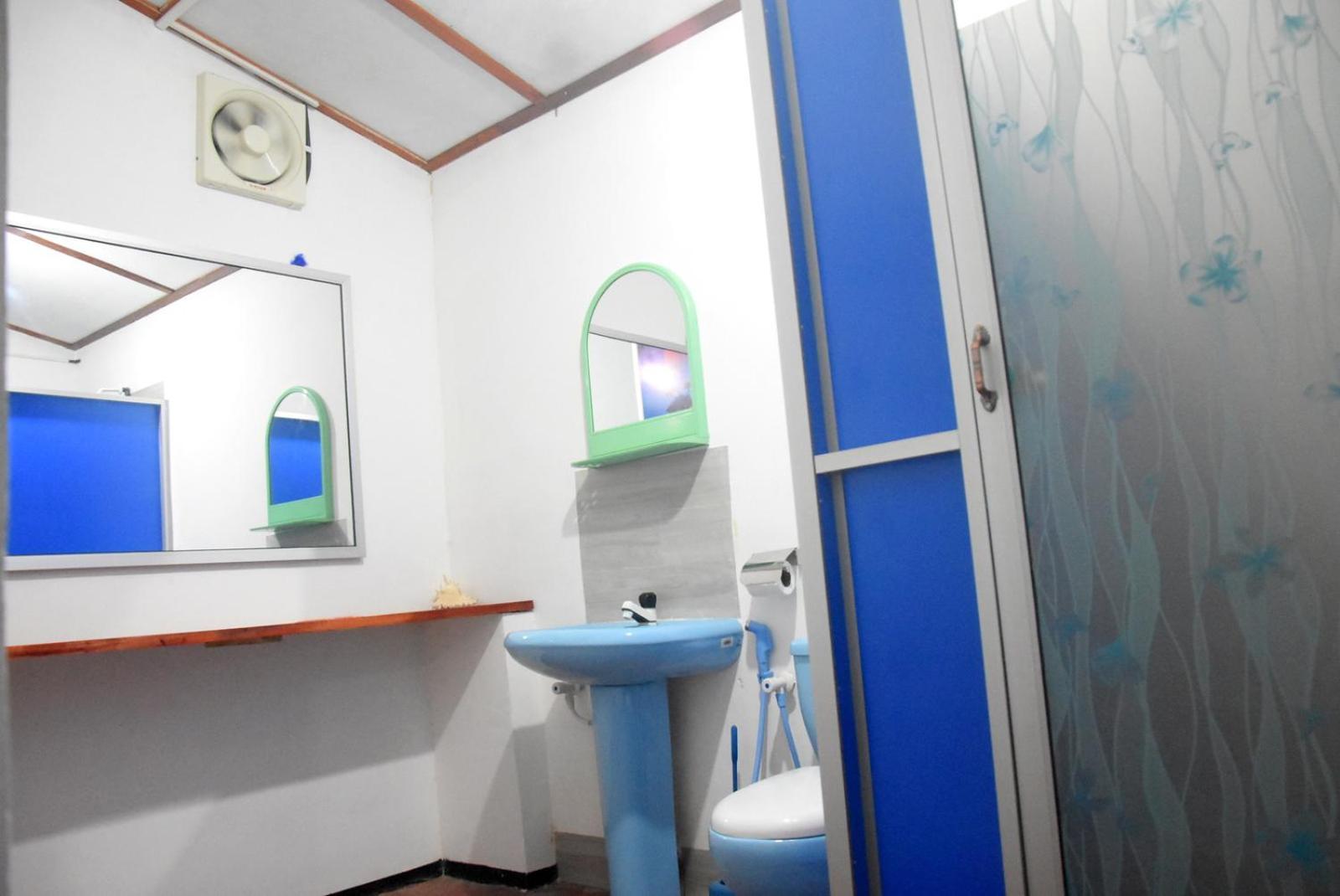 Meera Homestay & Guest House أنرادابورام المظهر الخارجي الصورة