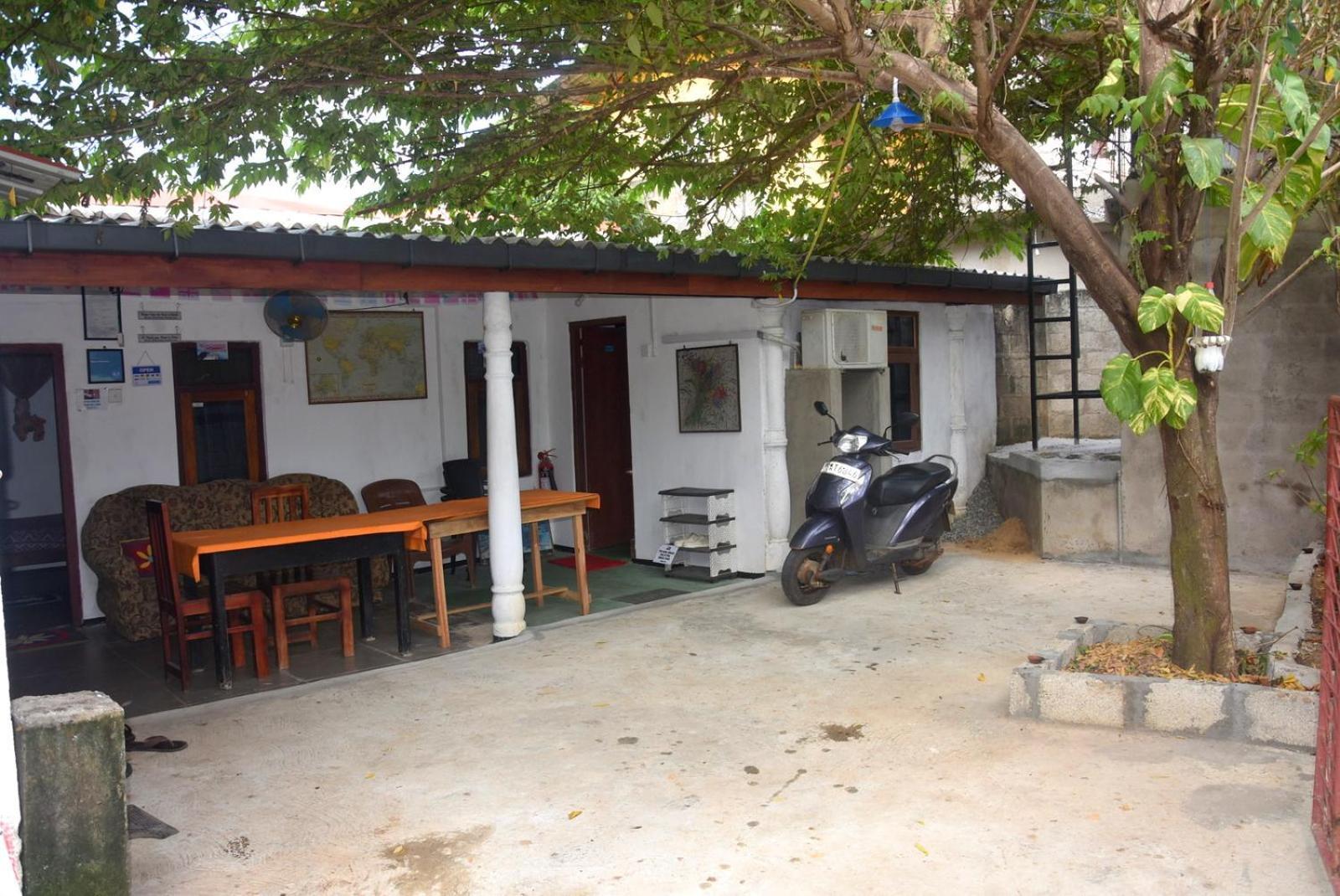Meera Homestay & Guest House أنرادابورام المظهر الخارجي الصورة