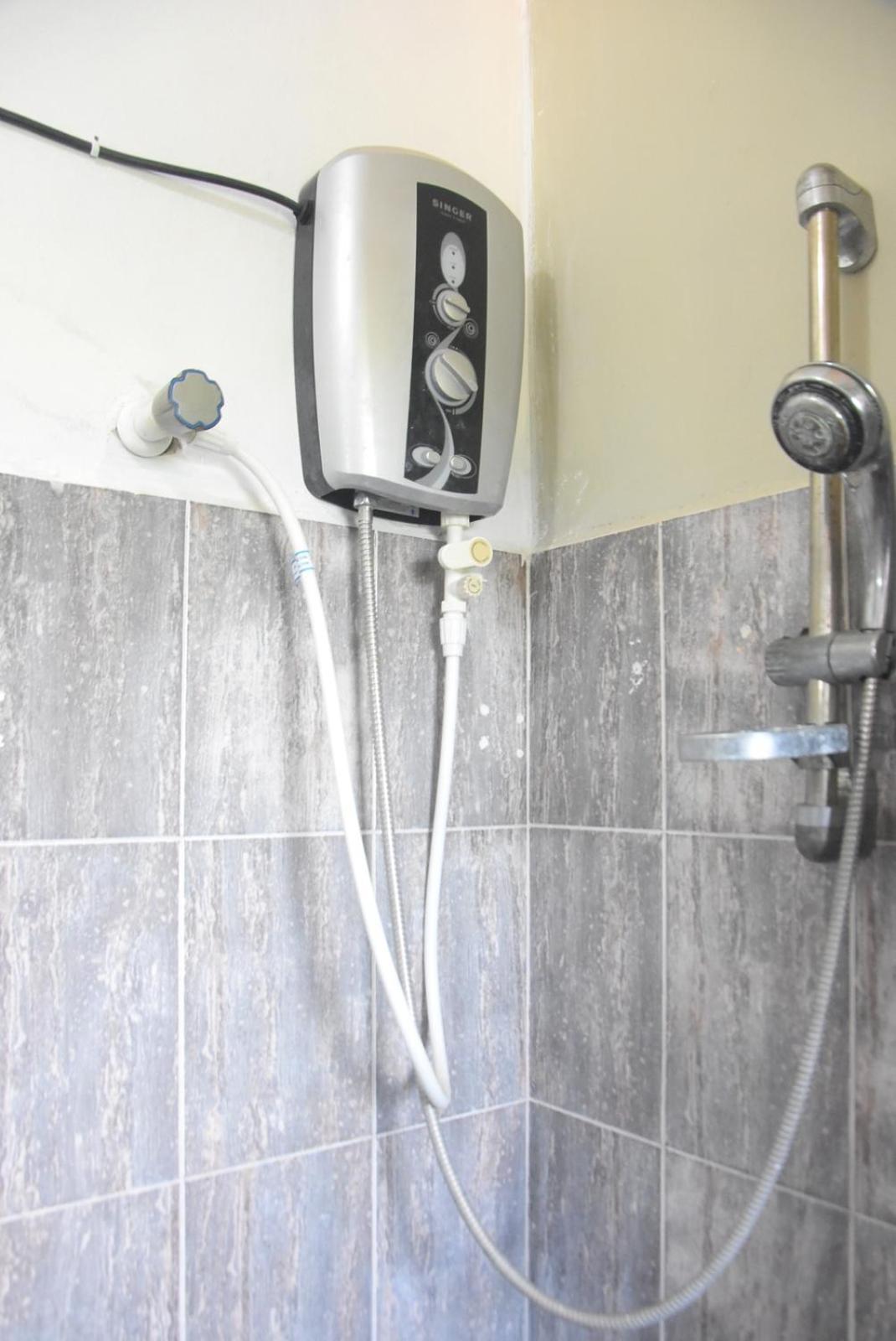 Meera Homestay & Guest House أنرادابورام المظهر الخارجي الصورة