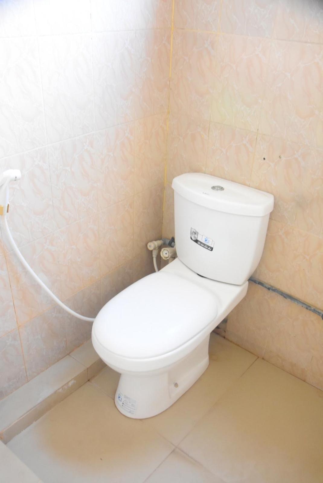 Meera Homestay & Guest House أنرادابورام المظهر الخارجي الصورة